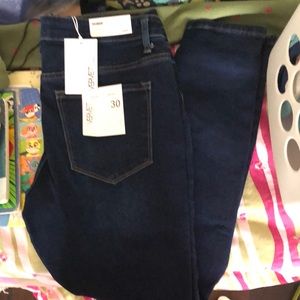 Vervet jeans no distressing